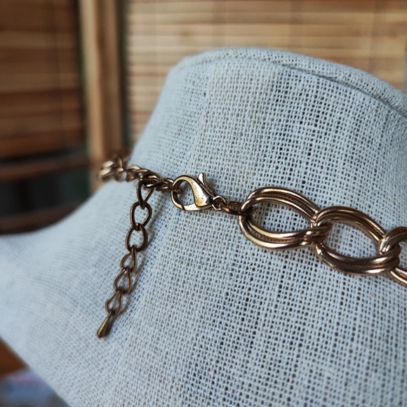 Faux Pearls Matte Brass Gold Chain Milky Glass Faceted Bead Bib Necklace EUC - Picture 7 of 13